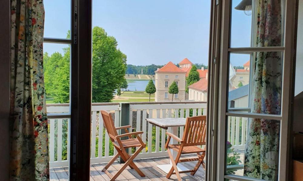 Loggiahaus Am Schloss, 5 Ferienwohnungen, Teils Mit Schloss- Und Seeblick Rheinsberg Exterior foto